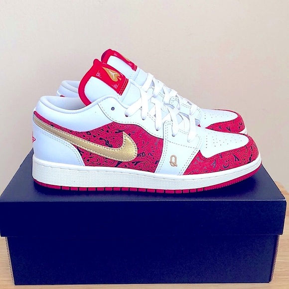 Nike Shoes - ❤️🤍NIKE AIR JORDAN 1 LOW SE GS SNEAKERS🤍❤️